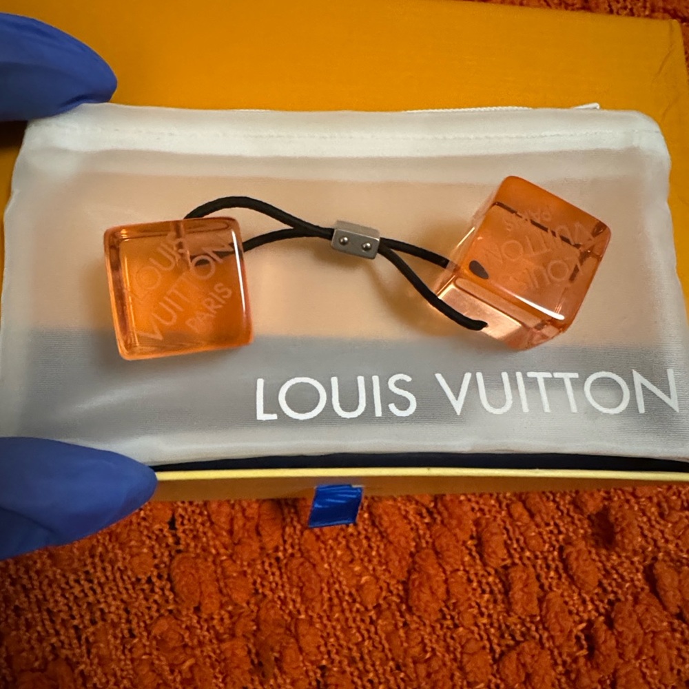 Louis Vuitton Translucent Orange Hair Accessory with Pouch - Picture 4 of 4